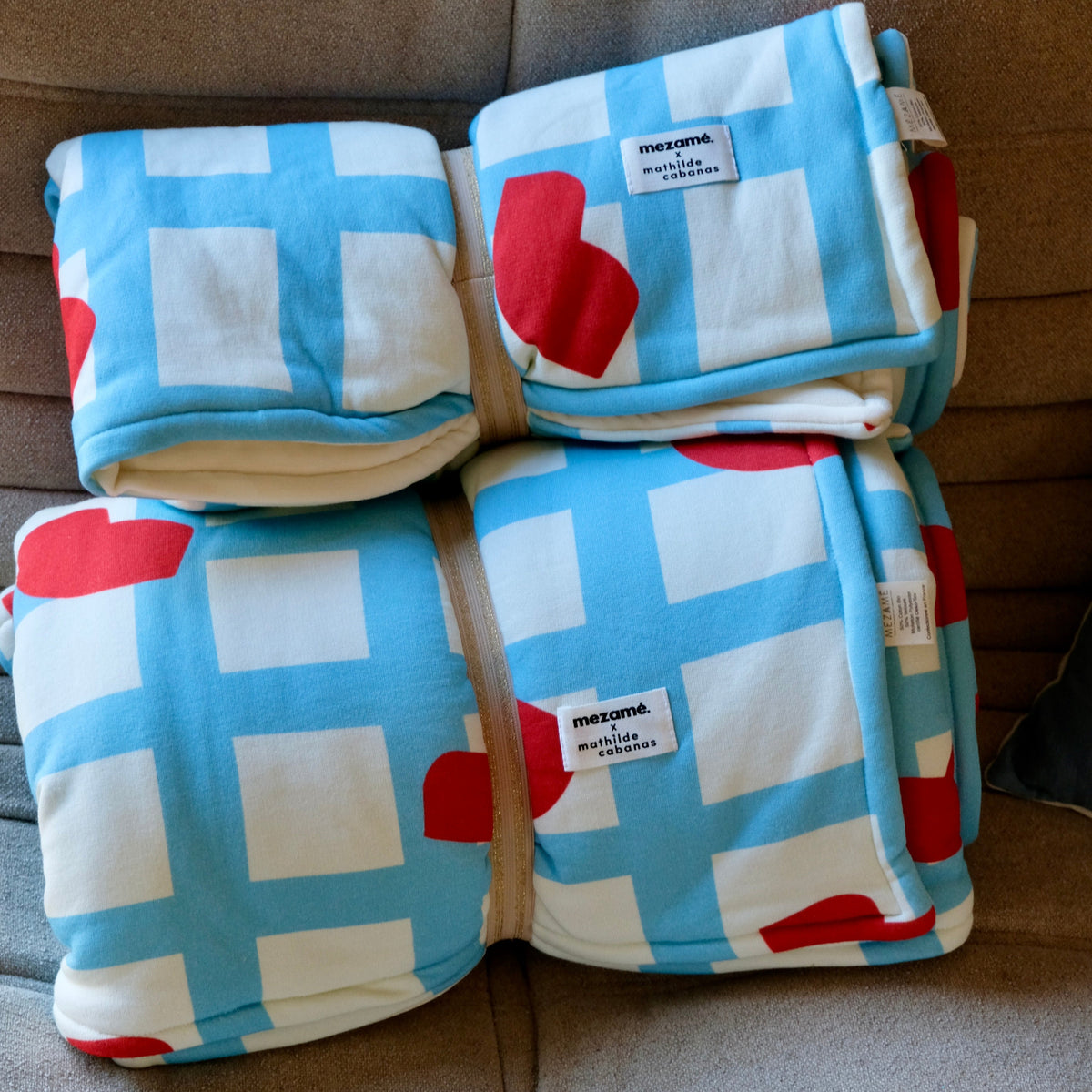 super soft cosy fleece-effect blanket collab mathilde cabanas 