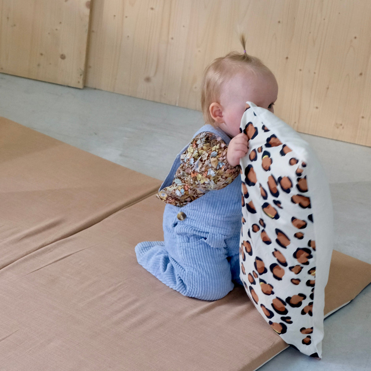 kinderkussen kinderkamer luipaardprint 