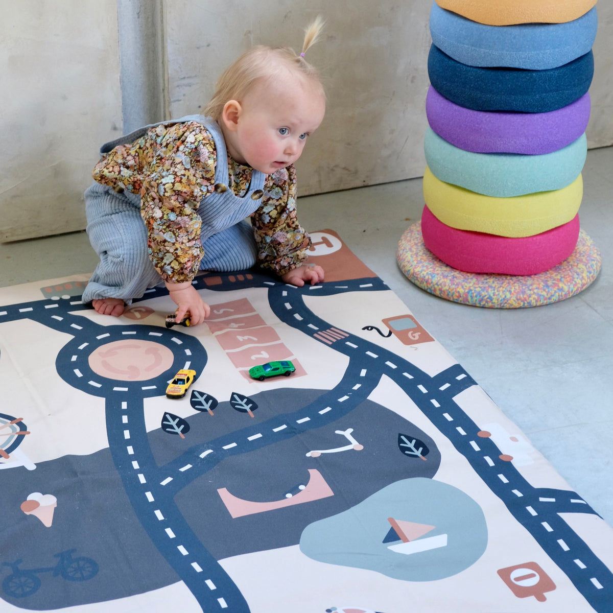 funda circuito para enfundar alfombra de juego motricidad actividades bebé niño coches mixto