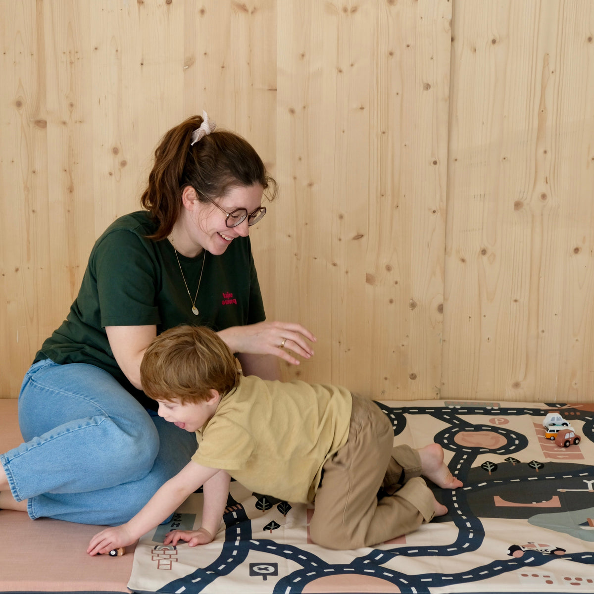 funda circuito para enfundar alfombra de psicomotricidad y actividades bebé niño coches compartir
