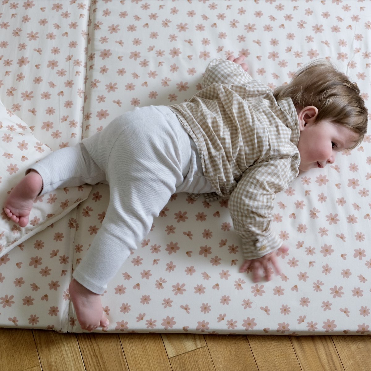 housse tapis d'eveil motricite et jeux bébé enfant fleuri 