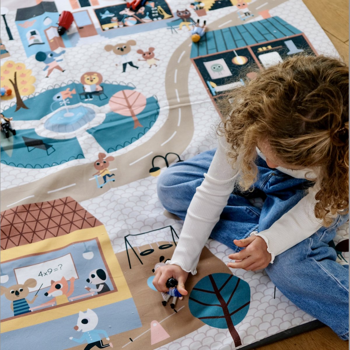 housse activite à enfiler tapis d'eveil motricte jeux enfants bébé temps calme kids friendly s'amuser apprendre mixte