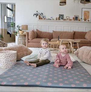 wasserfester Bezug mit Umschlag zum Schutz der Spielmatte für Babys und Kinder 
wasserfest mit Sonnenprint