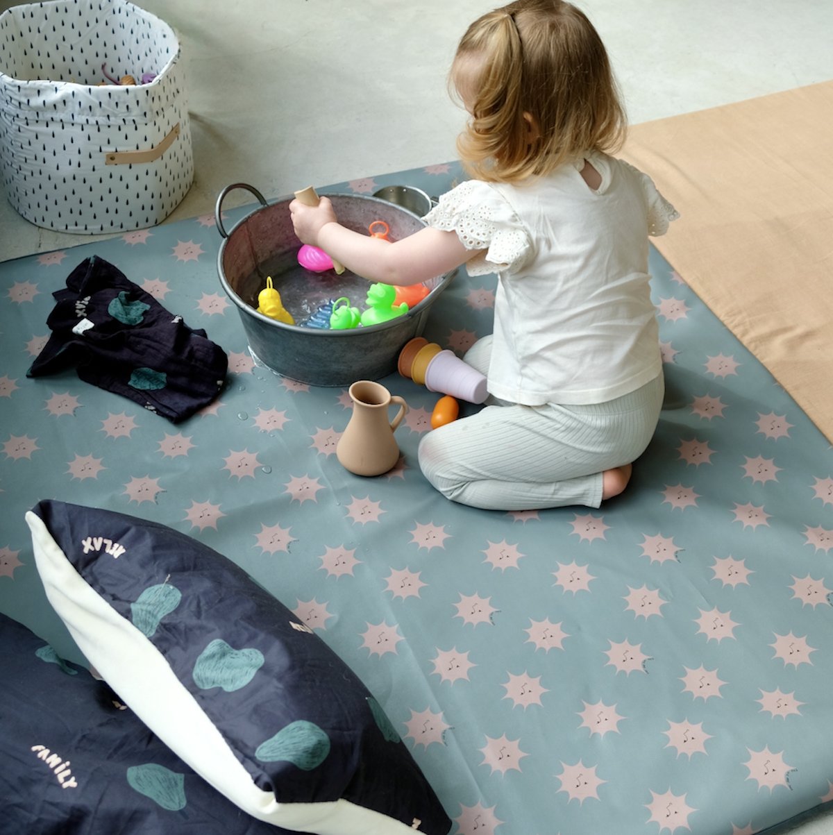 housse waterproof à enfiler pour tapis d eveil  bebe enfant 
waterproof imprimé soleil