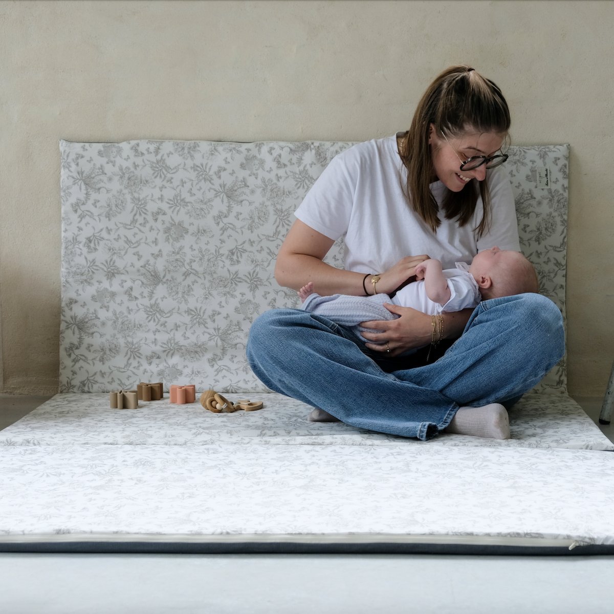 Erweiterung für Spiel-, Bewegungs- und Entdeckungsmatte für Babys und Kinder, Zusammenarbeit mit Tartine&Chocolat, in Grau 