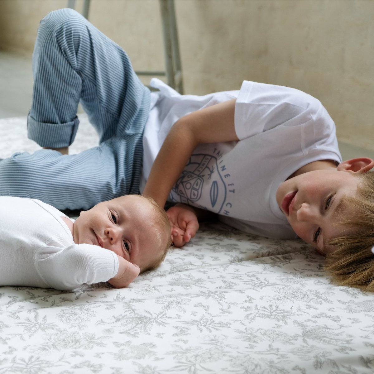 große Erweiterung für Spiel-, Bewegungs- und Spielmatte für Babys und Kinder, Zusammenarbeit mit Tartine&Chocolat, Farbe Grau 