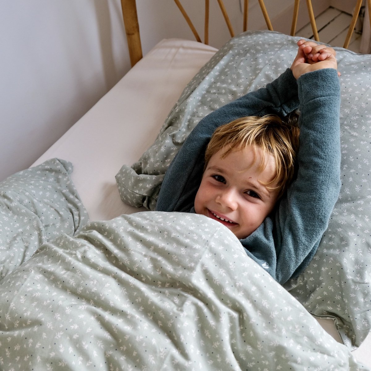Kuschelweicher Jersey-Kopfkissenbezug für Babys und Kinder in Salbeigrün