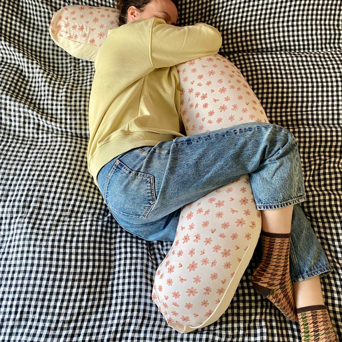 nursing and maternity pillow without microbeads, in floral jersey 
