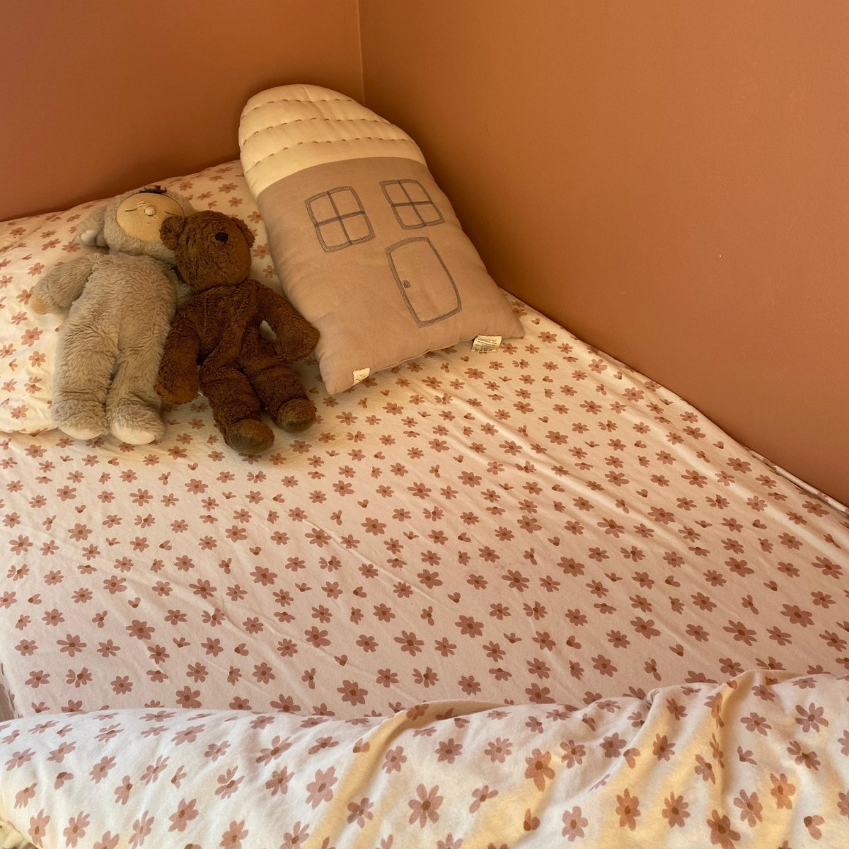 sábana bajera jersey bebé niño floral rosa