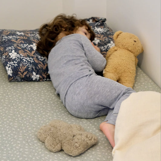 soft jersey fitted sheet for babies and children in Sauge
