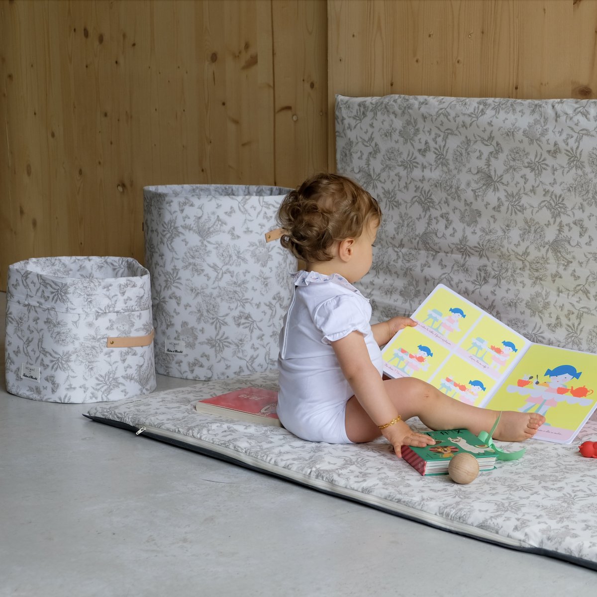 kleiner Korb Baby Kind Kooperation Tartine & Chocolat Farbe Grau