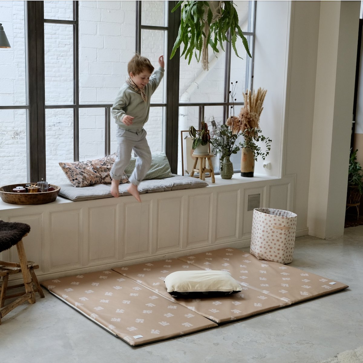 XXL large format waterproof baby and child activity and play mat printed air de je beige 