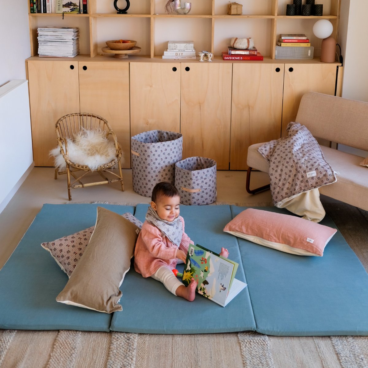 Spiel- und Krabbelmatte Motorik Baby Kind großes Format XXL unifarben vert baltique 
