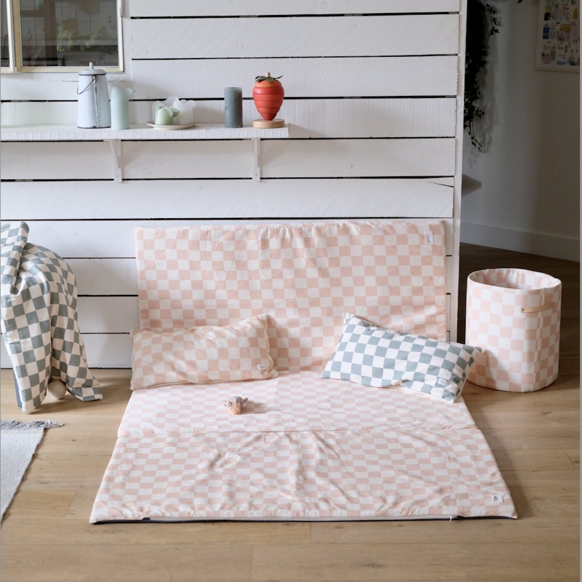 XXL large format pink checkerboard print baby children's play and activity mat