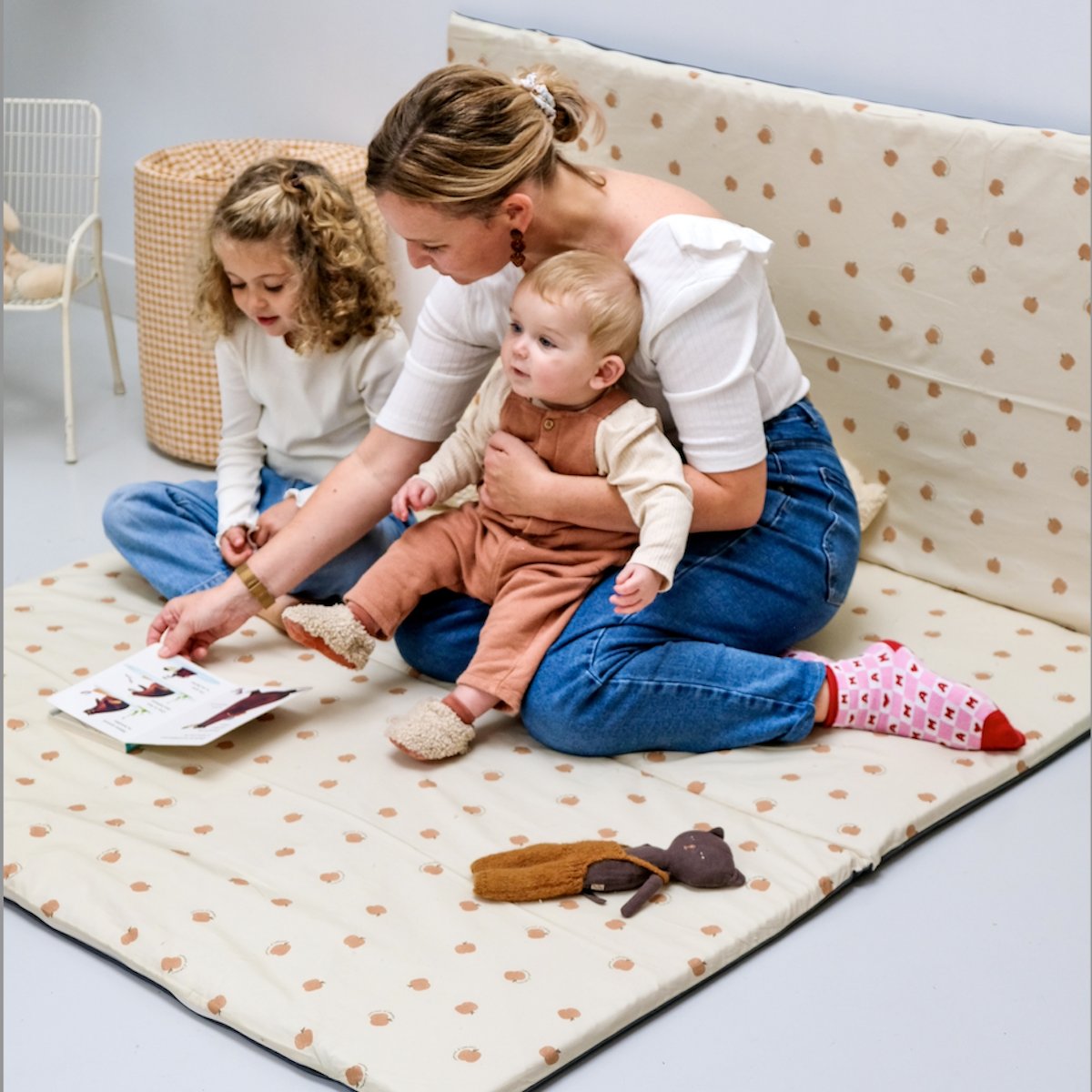 XXL-Spiel- und Entdeckungsmatte für Baby und Kind, Motiv Liebesapfel 
