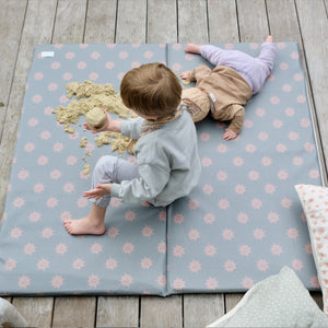 alfombra de juego y estimulación motriz para bebé y niño 
impermeable estampado sol