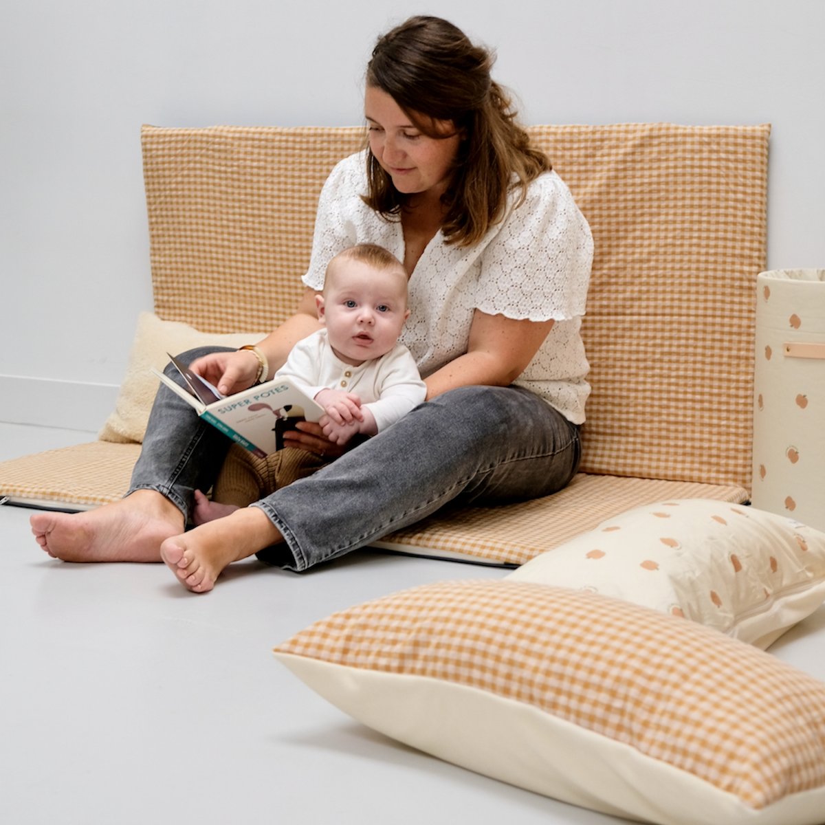 Spiel- und Aktivitätsmatte für Babys und Kinder, Vichy-Karomuster in Karamell 