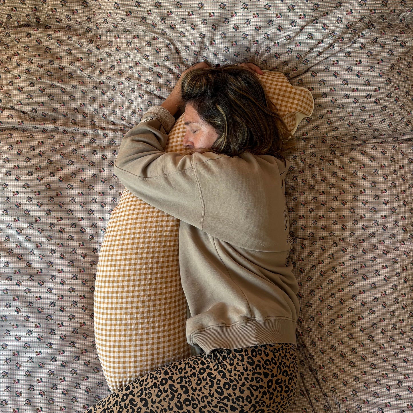 coussin d'allaitement grossesse maternite vichy caramel